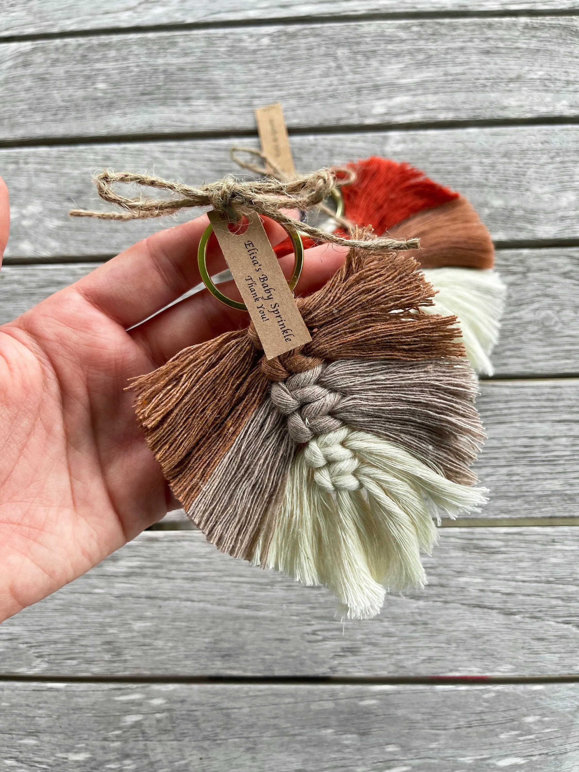 Custom Leaf Macrame Keychain, Personalized Boho Wedding Favors, Macrame Bridesmaid Gifts, Small Macrame Keychain Favors,  Favors for Guests