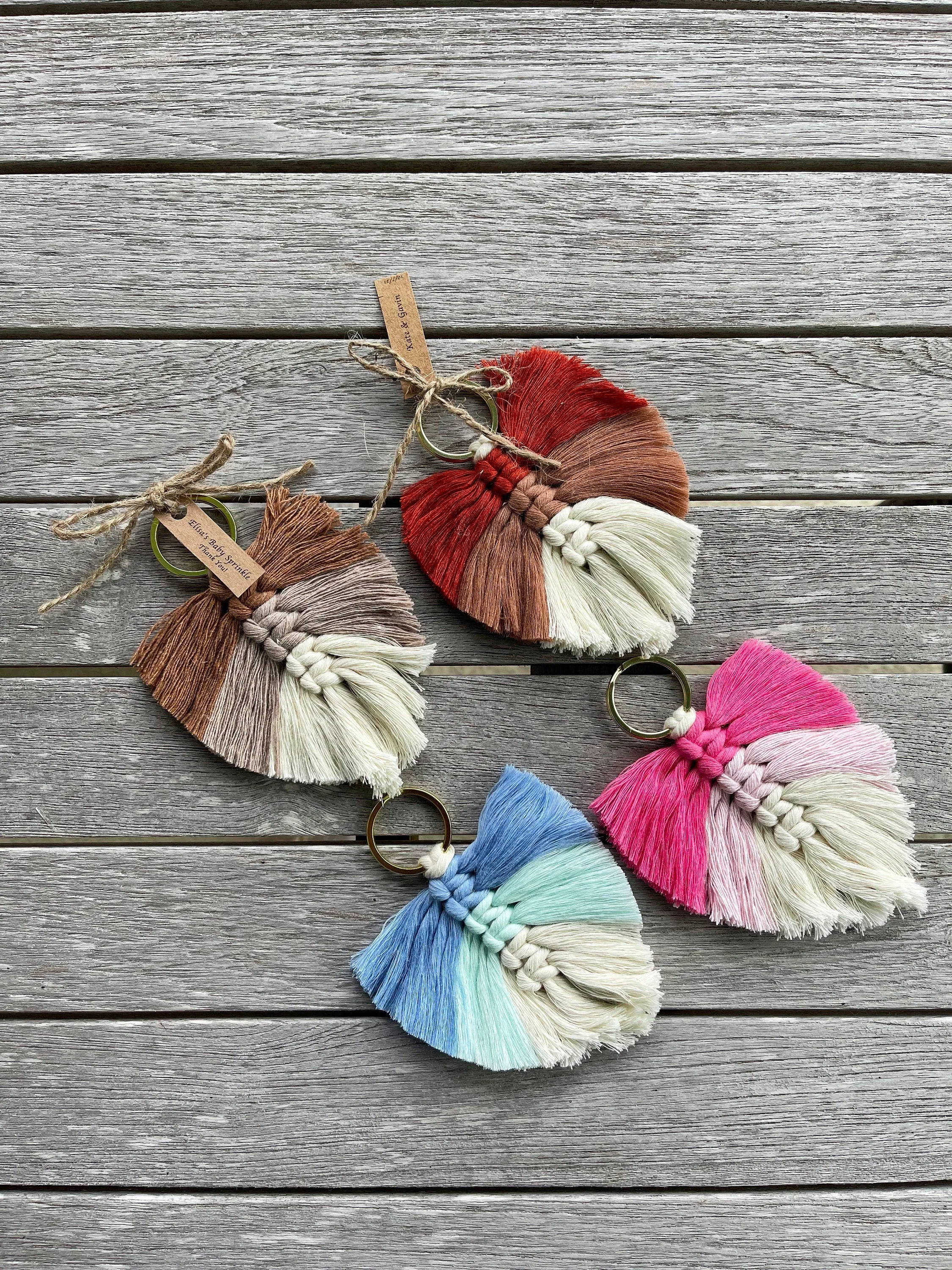 Custom Leaf Macrame Keychain, Personalized Boho Wedding Favors, Macrame Bridesmaid Gifts, Small Macrame Keychain Favors,  Favors for Guests