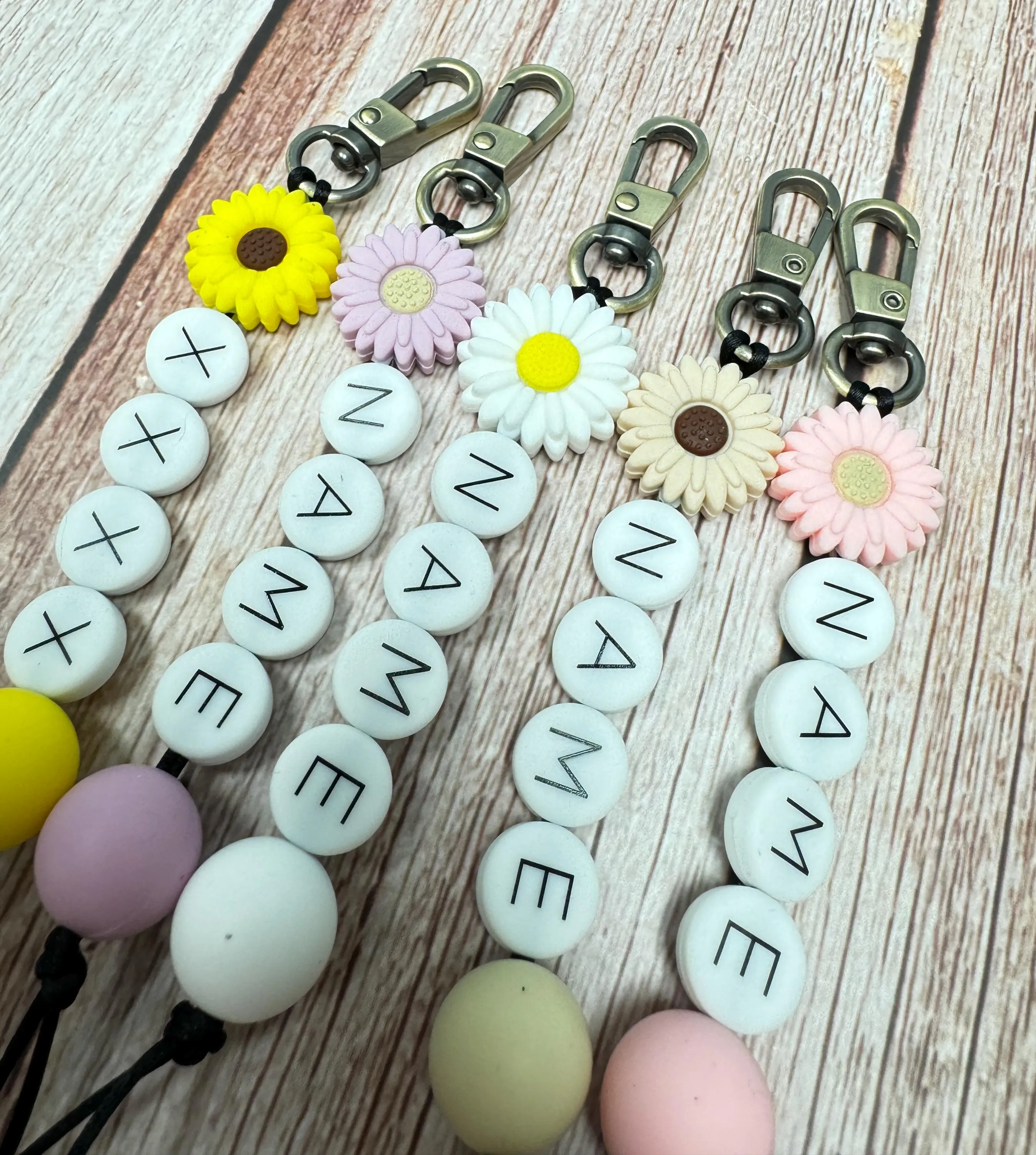 Customizable   Name Keychain - Daisy Bead & Silicone Letter Personalized Key Ring