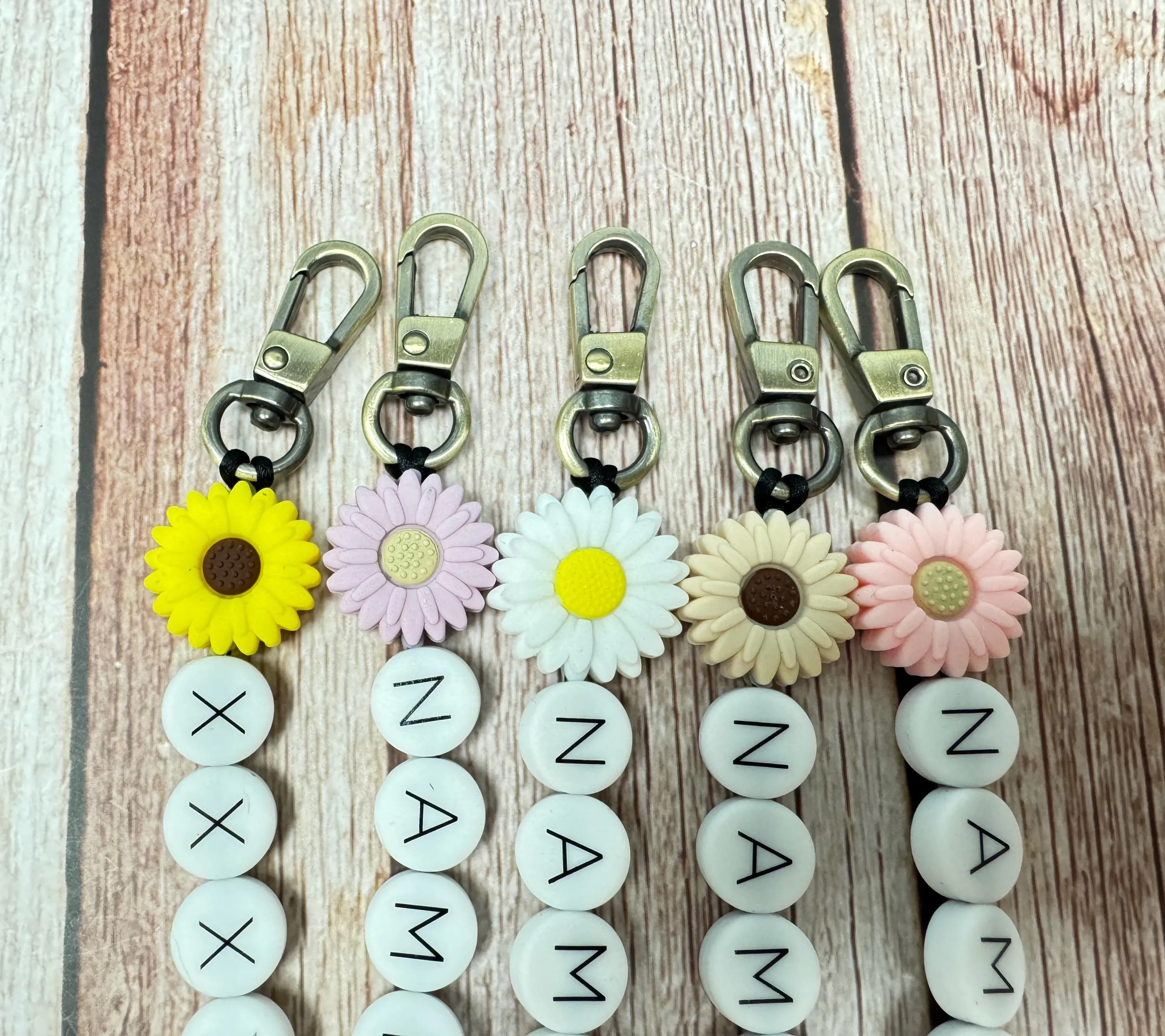 Customizable   Name Keychain - Daisy Bead & Silicone Letter Personalized Key Ring