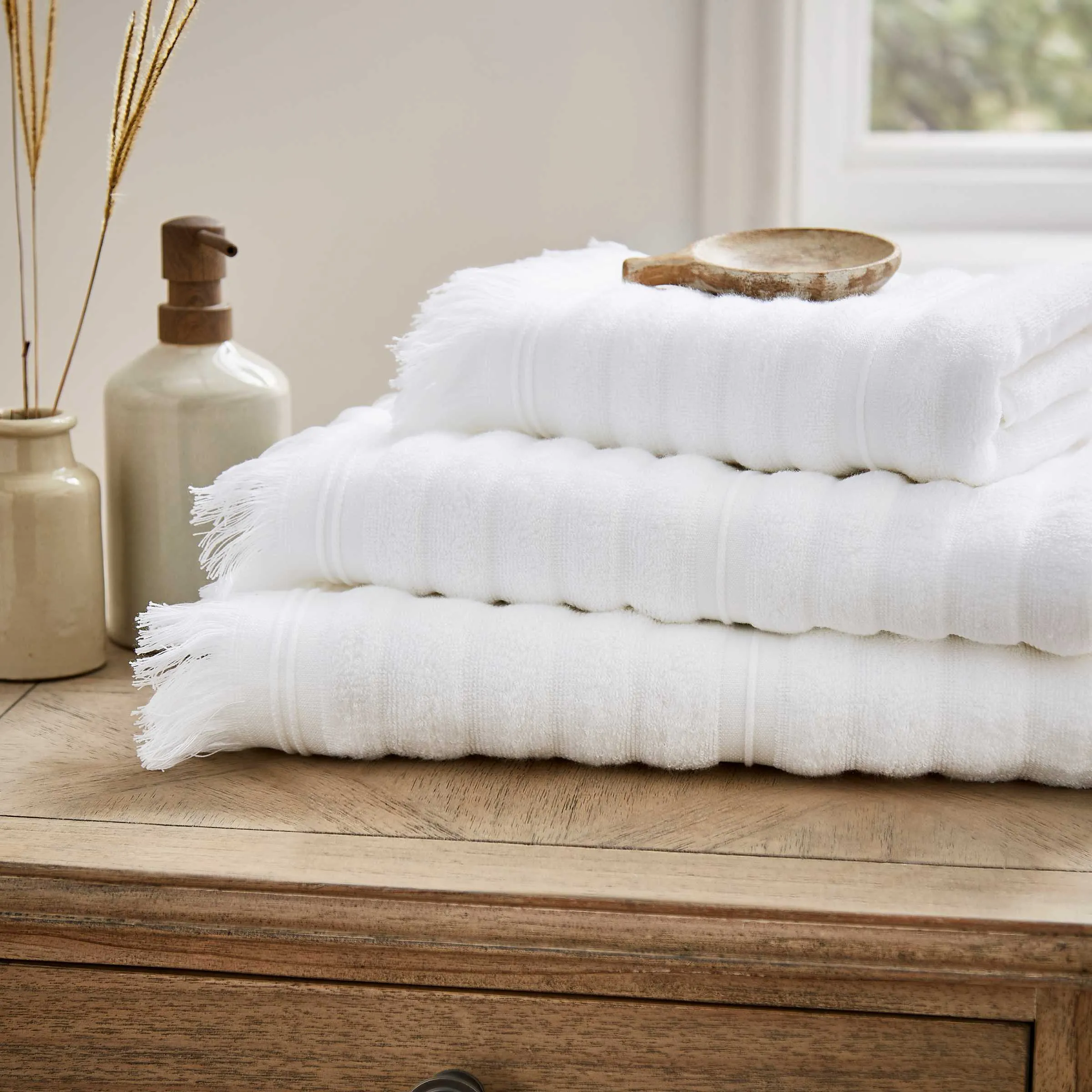 Leif Towels, White