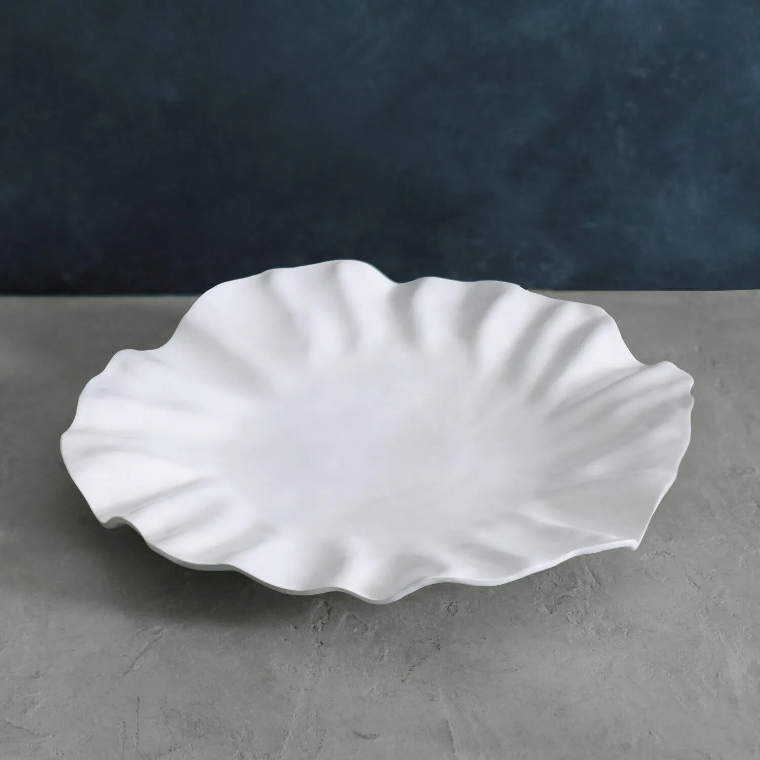 Vida Bloom Large Round Platter (White)